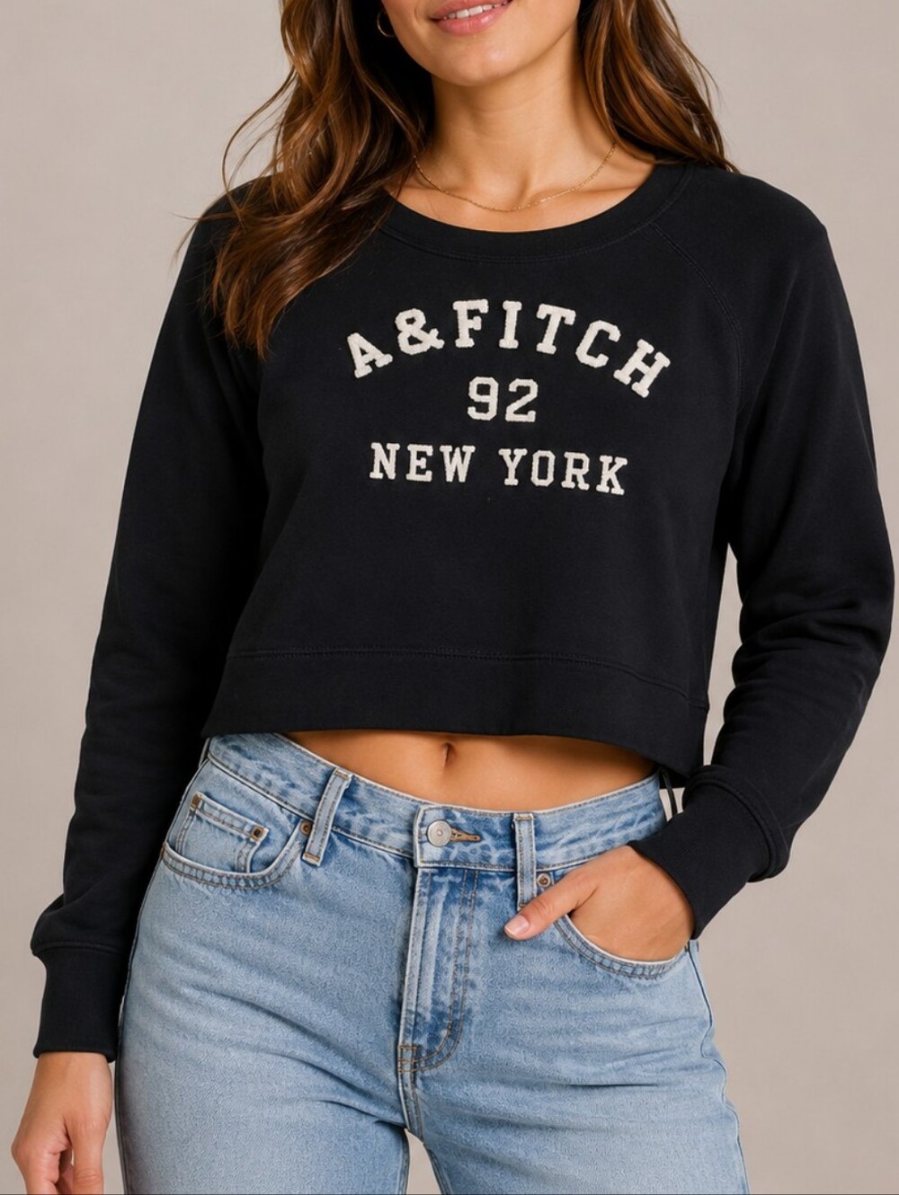 A&FITCH | Women's Black Logo Embroidered Cropped Sweatshirt Size S